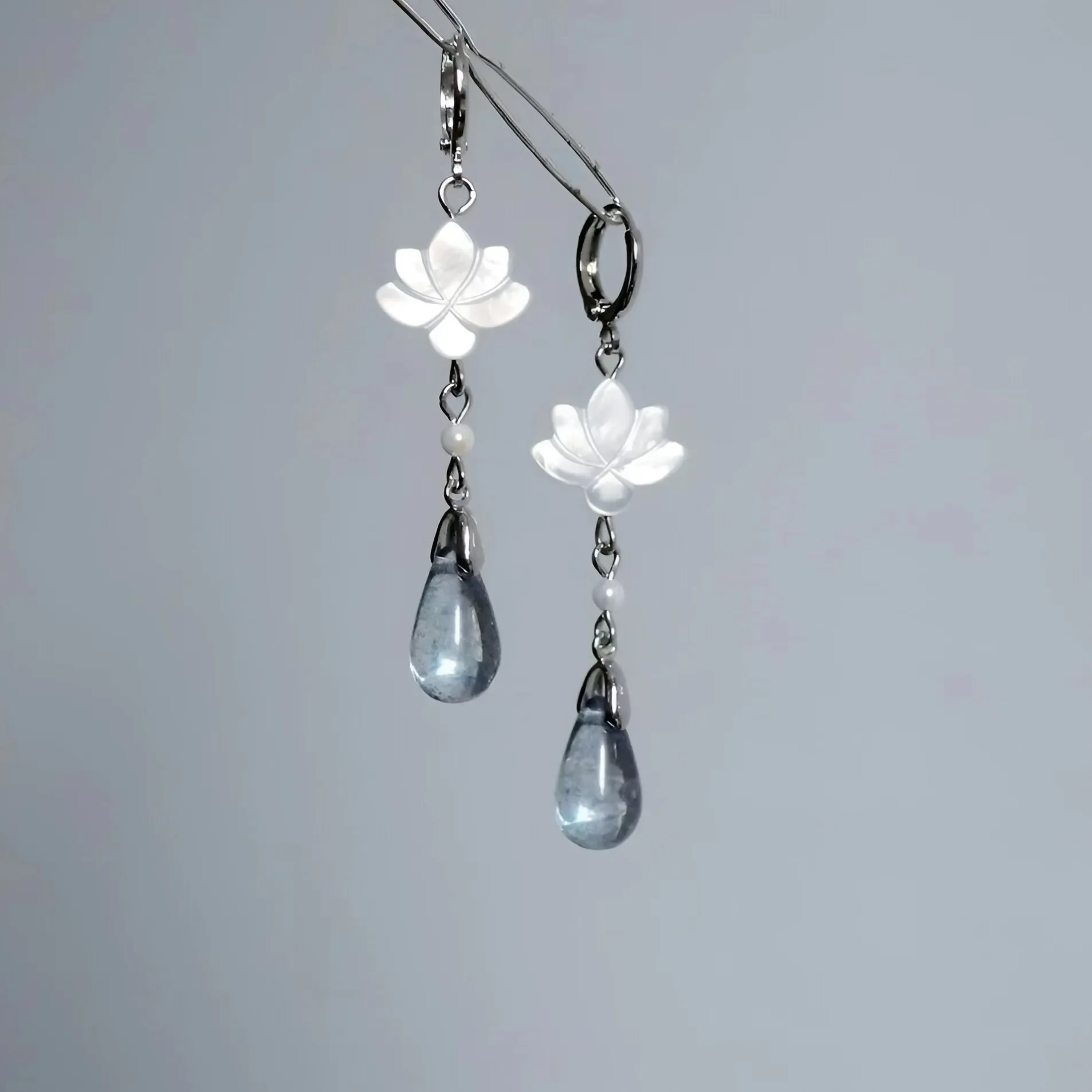 Оригинальный китайский дизайн, прозрачные серьги с цветком лотоса в форме бабочки, зажим для ушей в виде капли воды, винтажный стиль, женские украшения