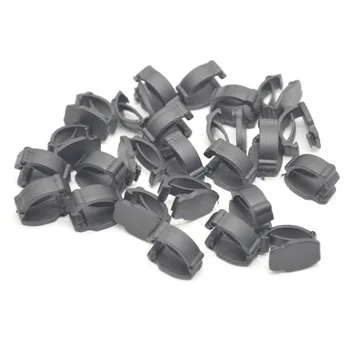 50PCS Kunststoff Knopf schwarz und weiß Schmuck DIY Schuhe Charme Kinder Schnürsenkel Schnalle Schmuck Licht Schnalle