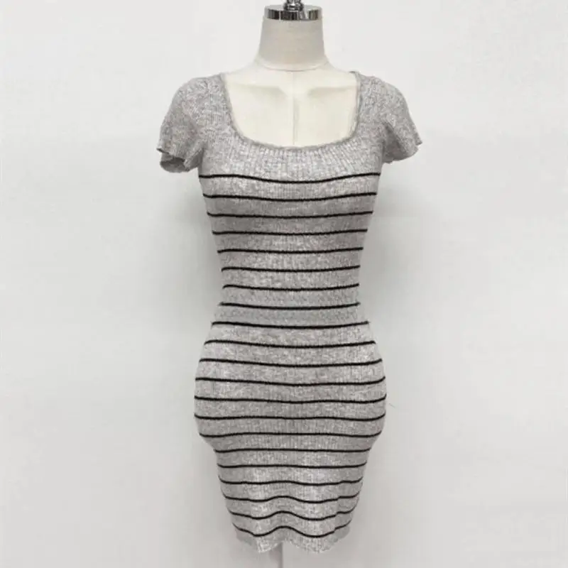 ชุดเดรสไหมพรมทรงเข้ารูป แขนสั้น ลายทาง คอวี ดีไซน์เกาหลี สไตล์ใหม่ เรียบหรู กระโปรงสั้น รุ่น T6A3