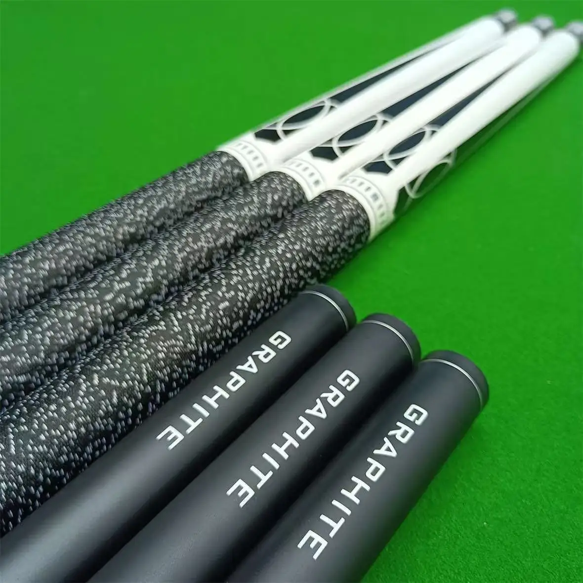 Maple Wood Billiard Cue – Multi-layer Leather Tip Piano Baking Varnish Finish 1/2 Split Design Professional Feel Smooth Stroke