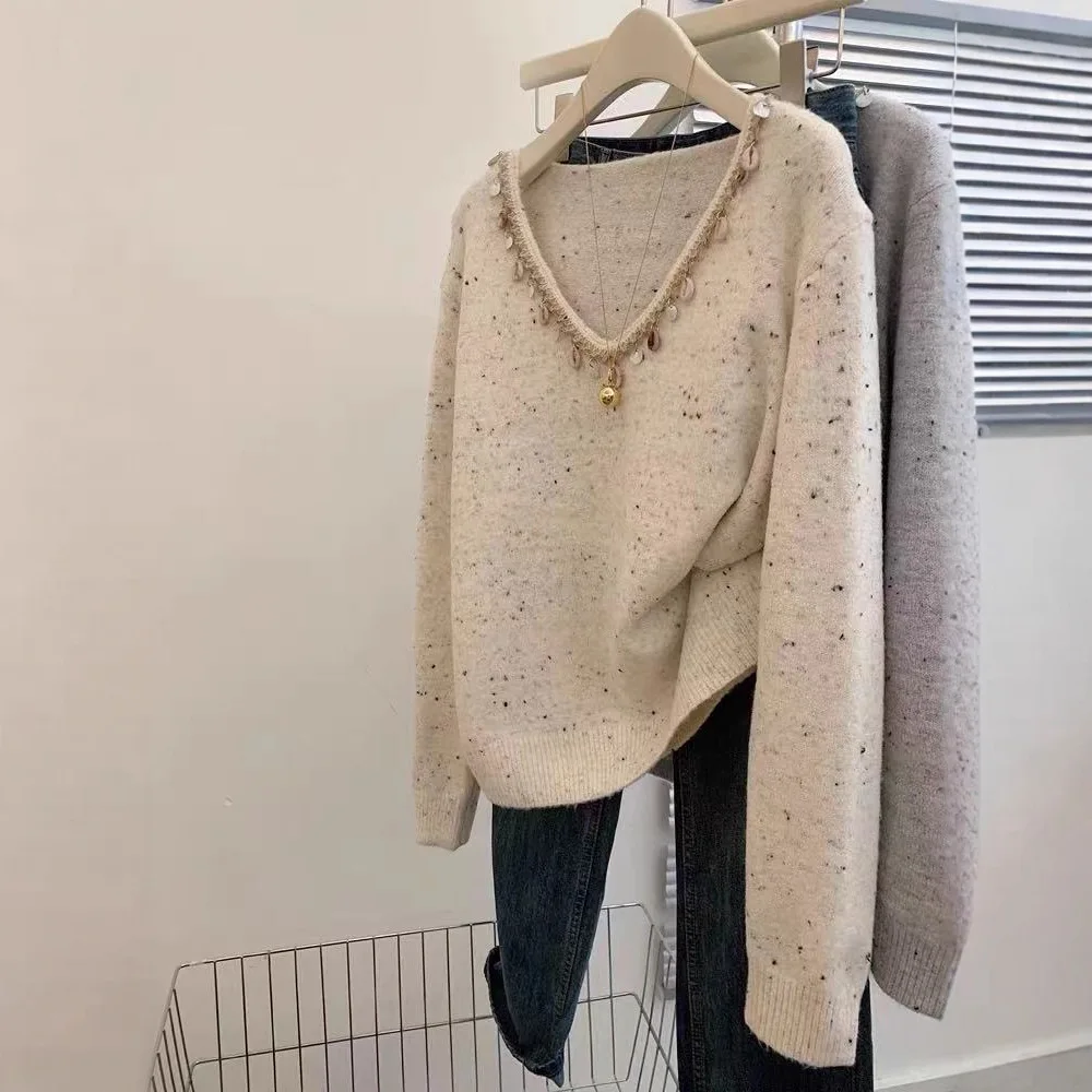 In The Autumn of 2026 The New Solid Color V-neck Retro Pullover Is Loose and Soft Sweater Lazy Style High-end Thickened Top