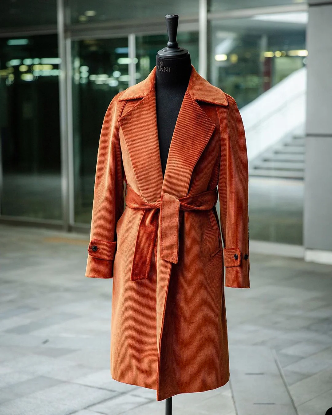 رجل برتقالي سروال قصير معطف طويل سترة السترة السنة الجديدة ملابس الحفلات معطف الزفاف البدلات الرسمية