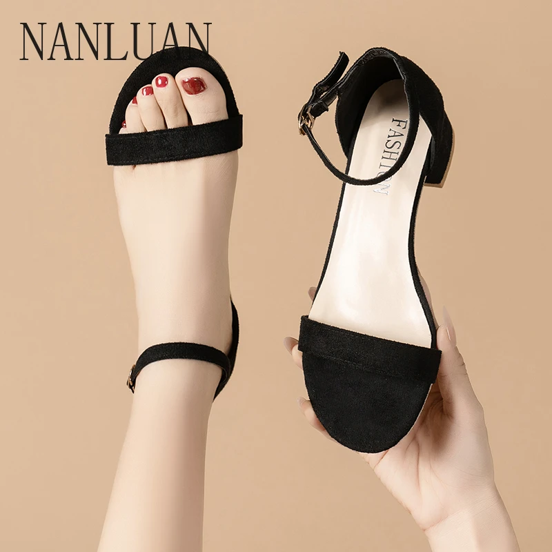 

2024 Boutique Summer Fashion Sandals High Quality Solid Color Women's Shoes Comfortable Thick Heels Hot Selling Fashion Sandals