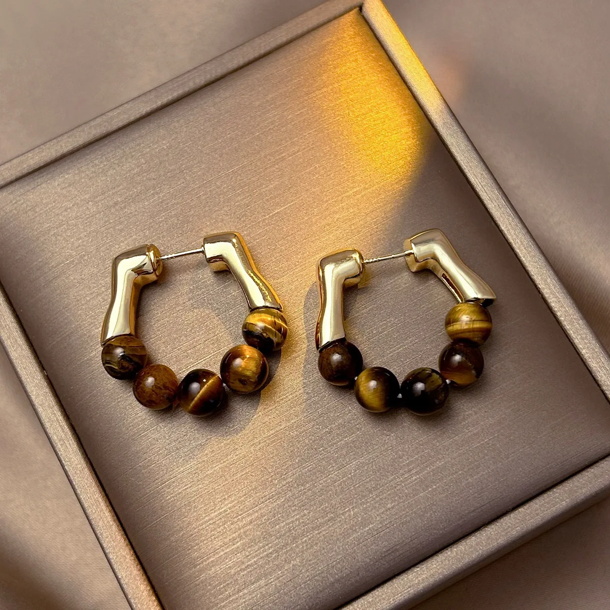 Vintage Natural Stone Tiger's-eye Metal Stud Earrings for Women European And American Personality Party Trendy Jewelry Gifts