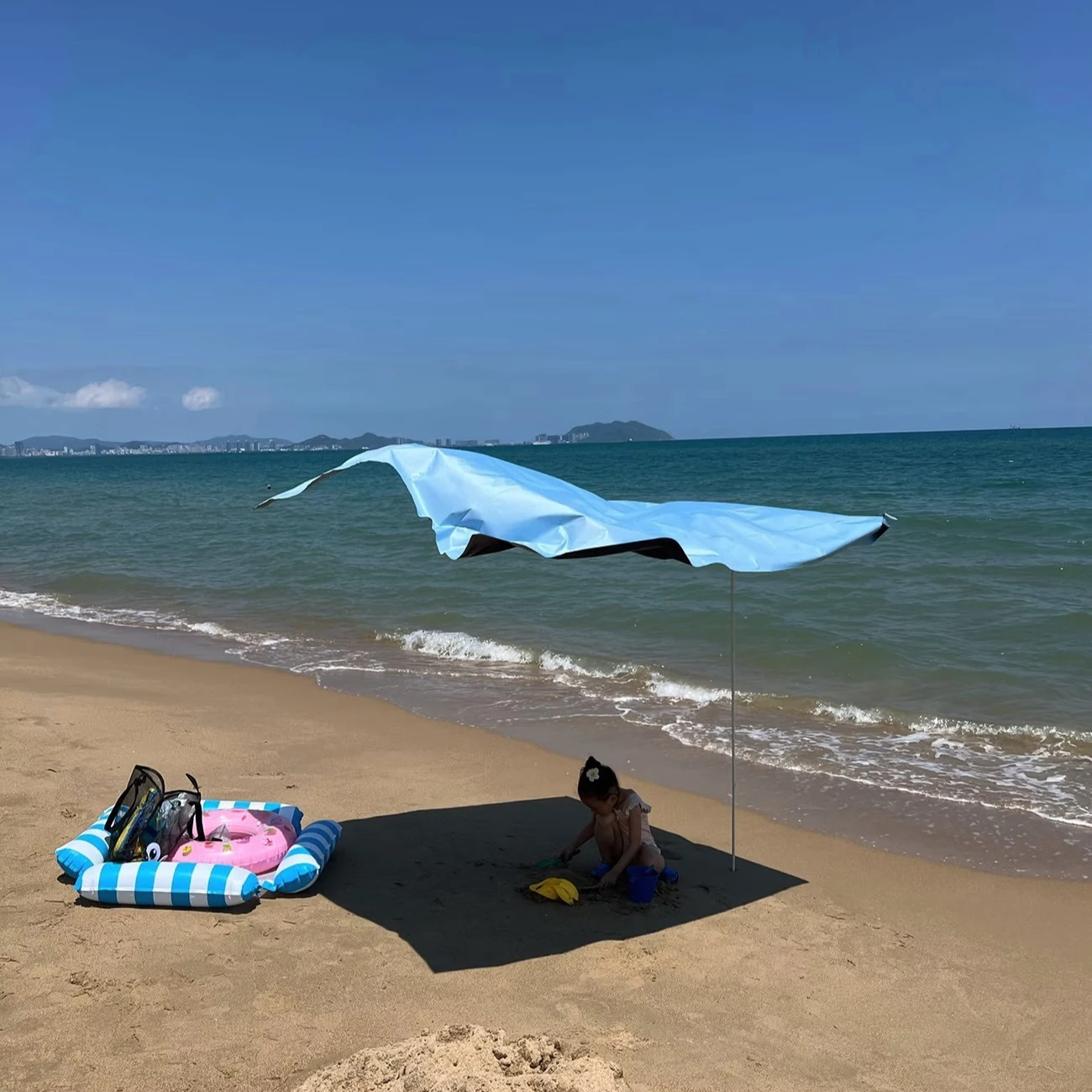 Portable Wind-Powered Non-Motorized Beach Canopy Sun Shade for Camping, UV Blackout