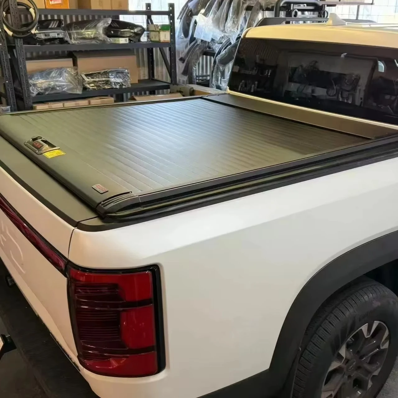 Shark 6 Roll N Lock Rolling Lid Heavy-Duty Electric Aluminum Manual Retractable Shutter Cover