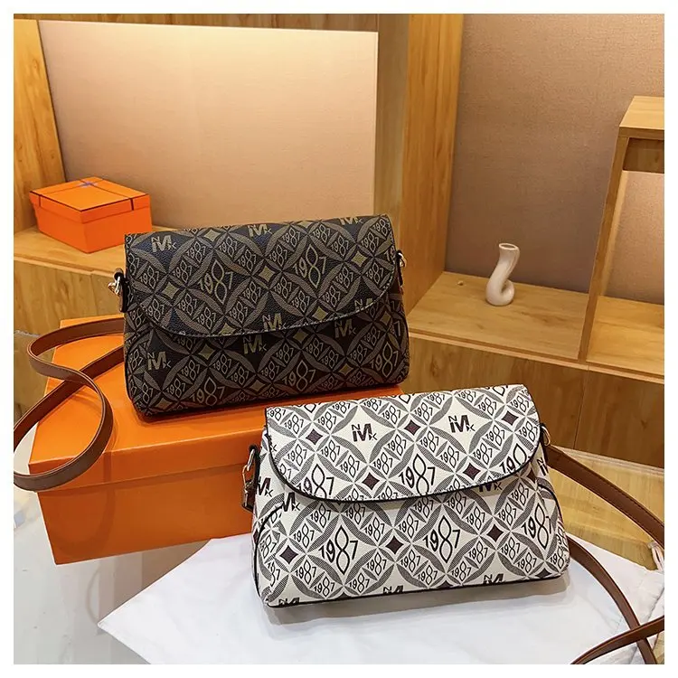 

2026 New Arrival Women's Large Capacity Commute Bag, Premium Texture Solid Color Shoulder Crossbody Bag, Elegant Birkin Handbag