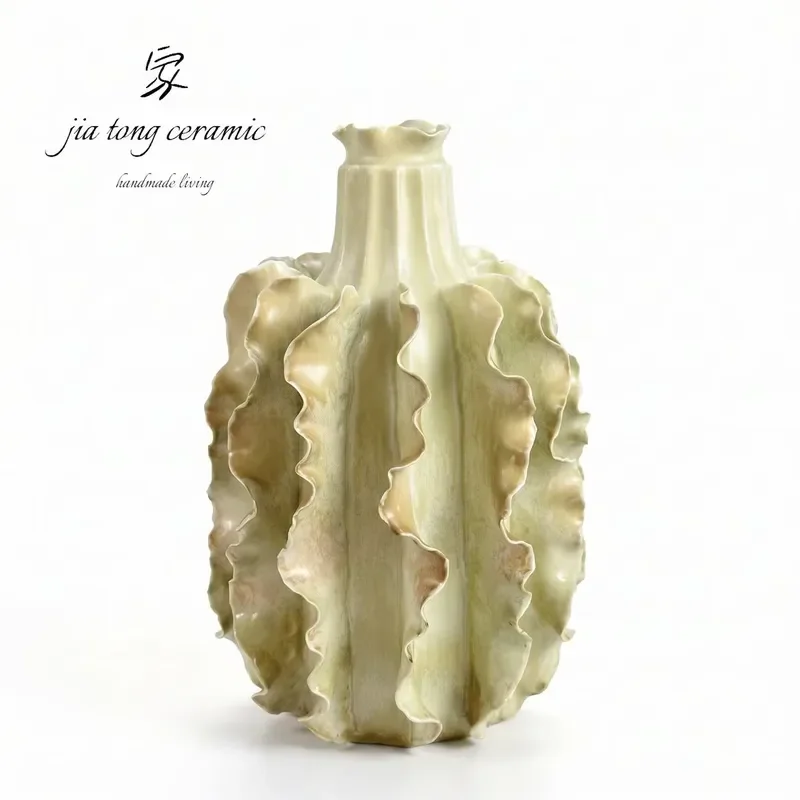 JIATONG Handmade Ceramic Vase Gold Embossed for Home Decor OEM Jingdezhen 0356