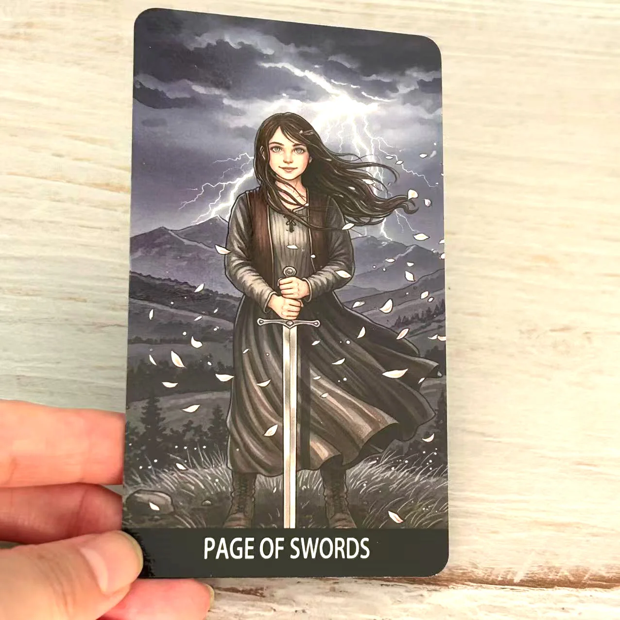 78 قطعة 70*120 مللي متر بطاقات التارو PDF دليل سلسلة داكنة قرية الطاقة الغامضة العرافة الرونية مجلس لعبة الرسوم التوضيحية الجديدة 2025