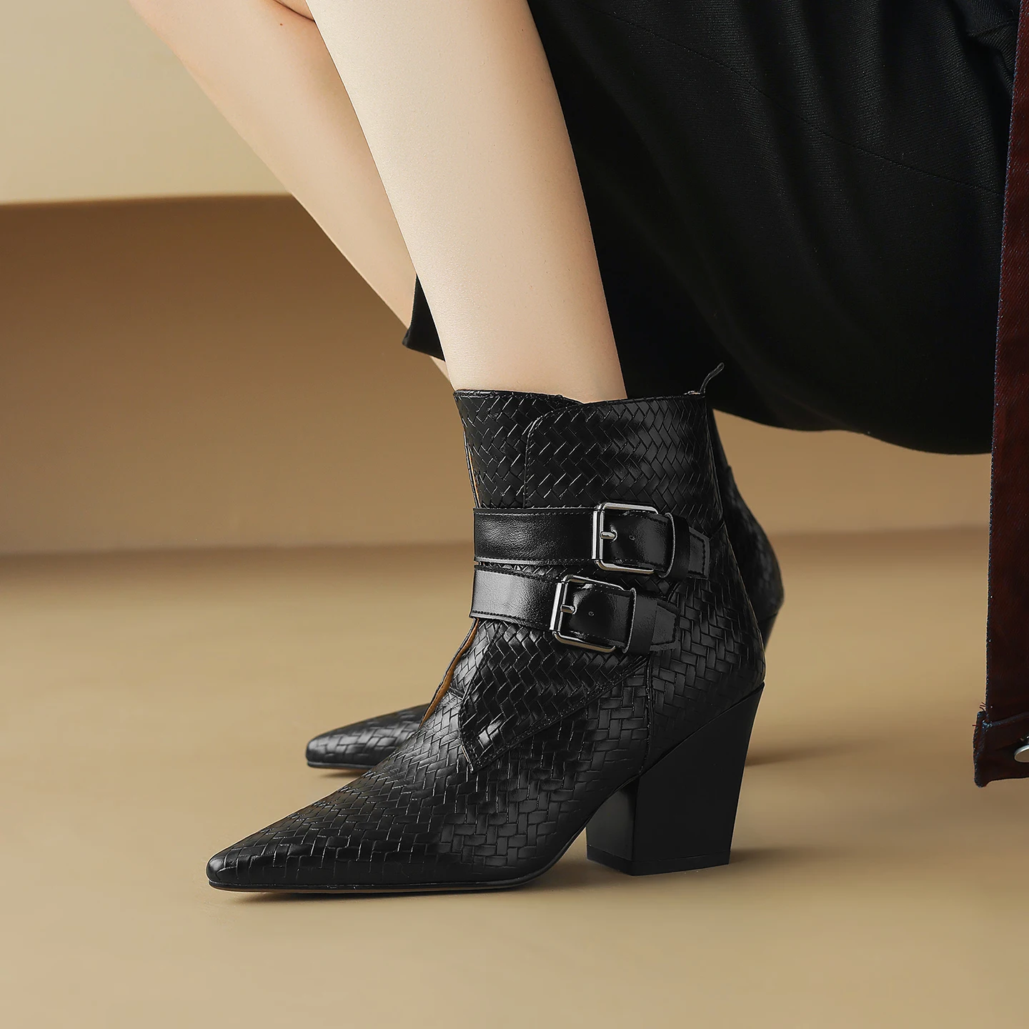 

Handmade Genuine Leather women's Ankle boots woven texture Pointed Toe Modern Booties Women pumps Elegant High Hees