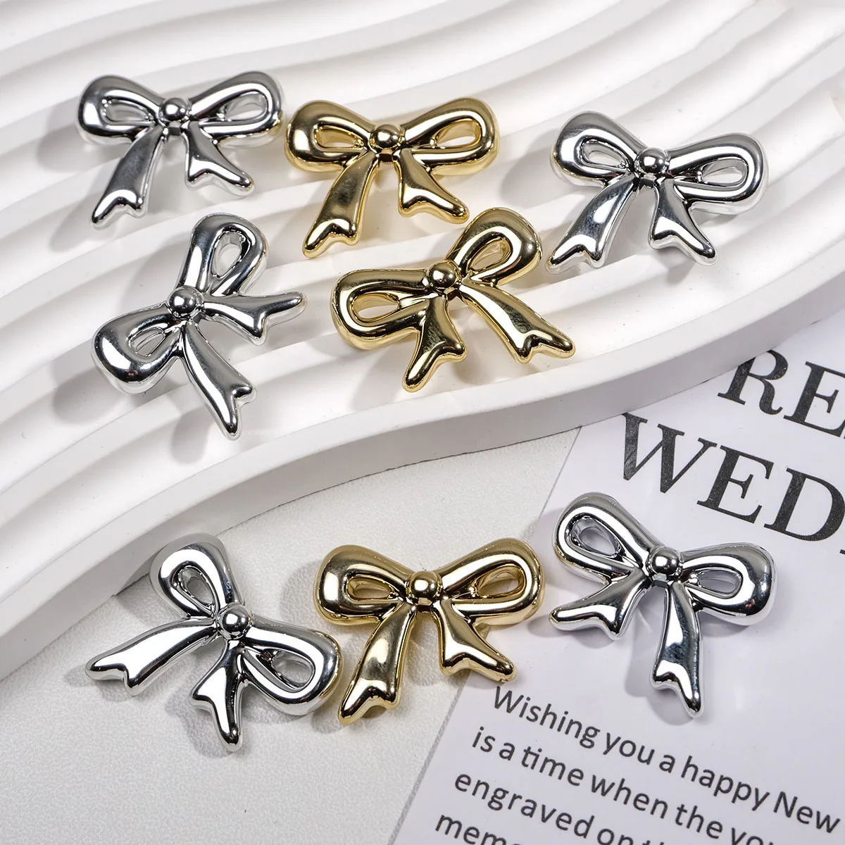 

DIY Jewelry Findings Ribbon Tie Bow Shape Acrylic UV Coated Beads Fit Girls Necklace Earring Ornament Bracelet 29*22mm 100pcs