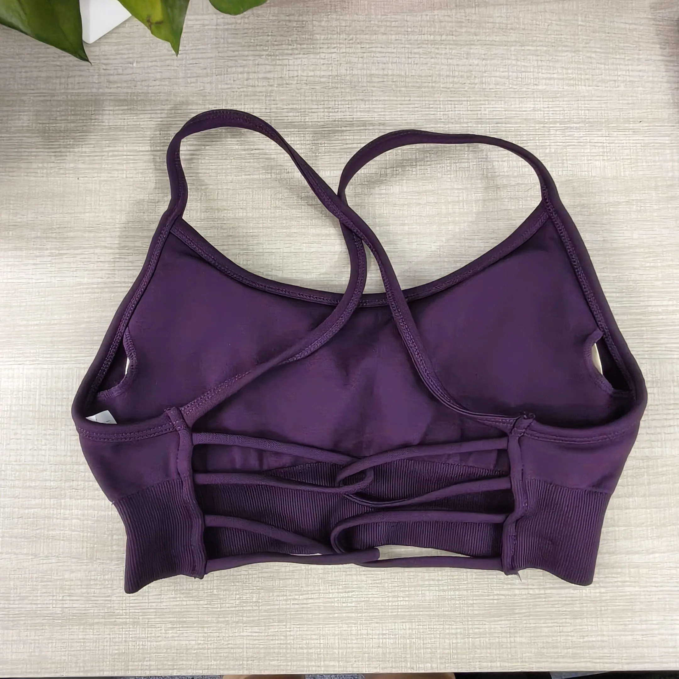 Sommerliche Yoga-Bekleidung für Damen: Atmungsaktive Unterwäsche, Sport-BH zum Laufen, formgebendes Push-up-Oberteil und stoßdämpfendes Top – Detail 6