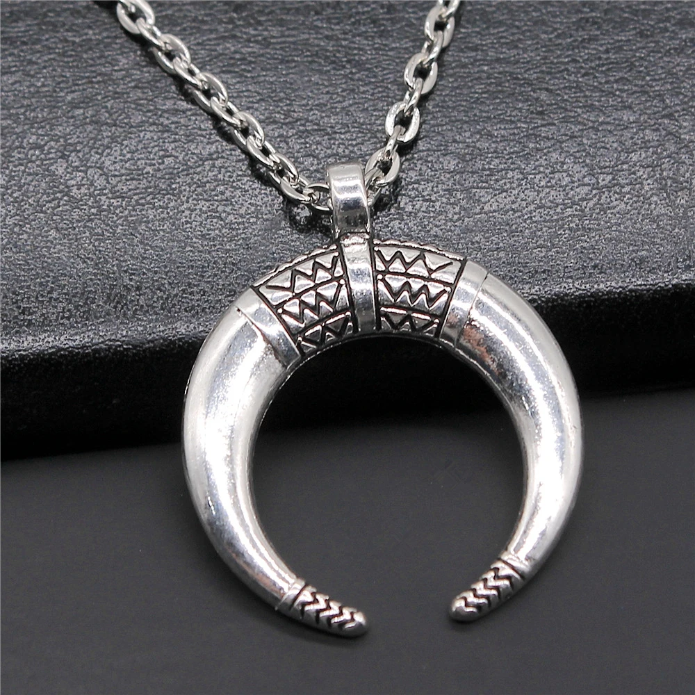 Collar Punk con colgante de media luna para hombres y mujeres, cuerno de bruja, collar de media luna, collar de media luna
