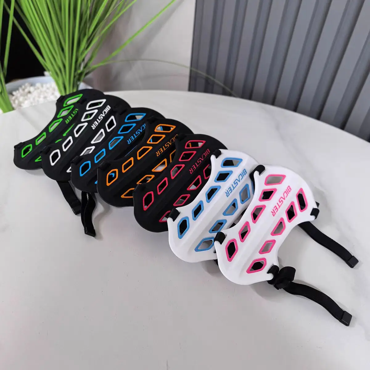 Bicaster TK – protège-bras bicolore pour tir à l'arc, pour arc classique, Flexible, sécurisé, antidérapant, léger et confortable