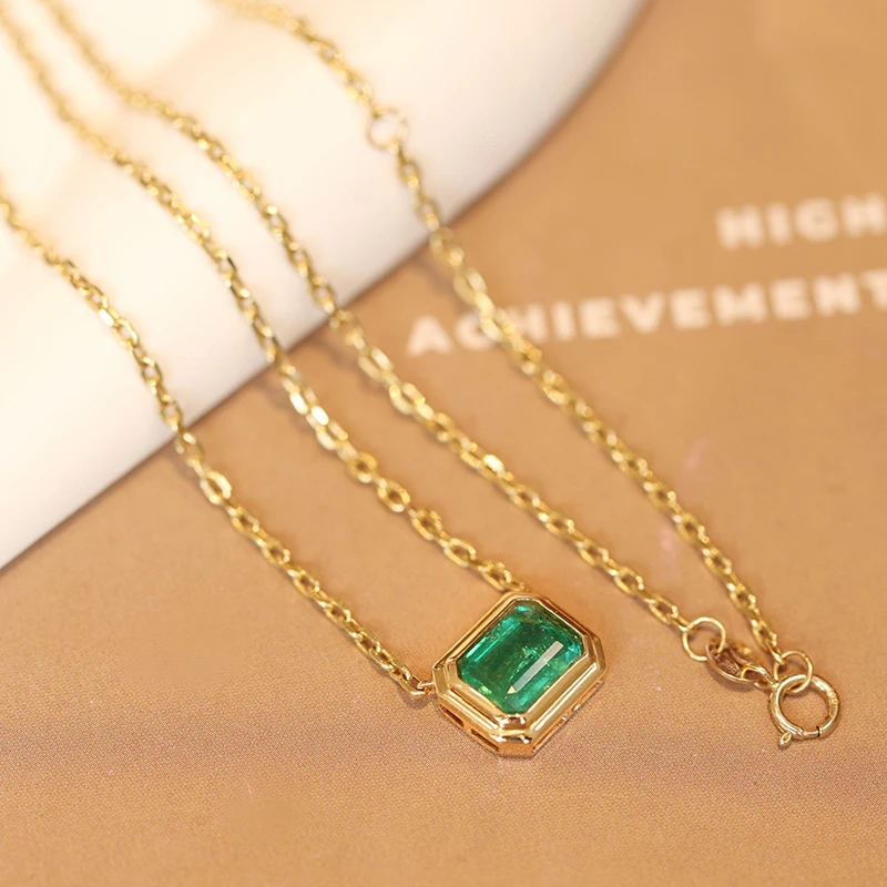 LUOWEND 100% 18K Yellow Gold Necklace Fashion Geometric Shape Real Natural Emerald Pendant Necklace for Women Fine Jewelry