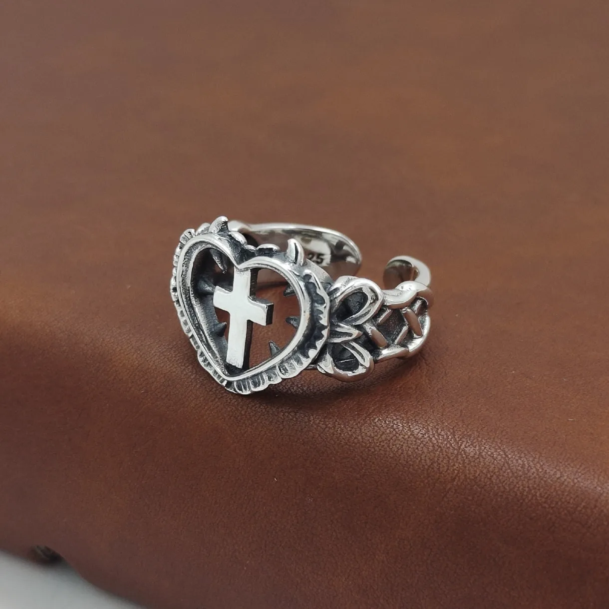 

Original Silver vintage Thai silver cross love heart-shaped ring female opening light luxury minority design normcore style ring