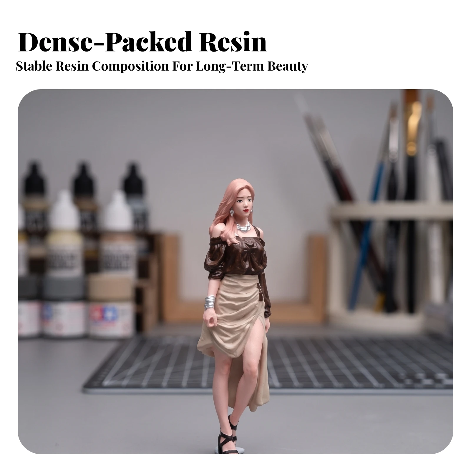 Miniature Female Figurine High Realism Female Character Mini Figurine Fashion Lady Miniature Expressive Hand-Painted Figure