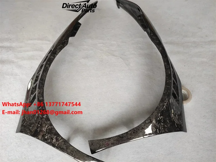 A Pair of High-quality Carbon Fibre Forged V-style Perforated Mudguards Fender for the Lamborghini Huracan LP580 LP610 Body Kit