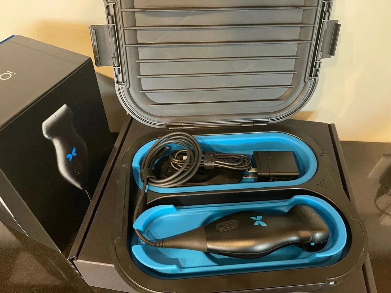 

СОВЕРШЕННО НОВЫЙ ПОРТАТИВНЫЙ УЛЬТРАЗОВЫЙ Iq3 С ЗАРЯДНОЕ УСТРОЙСТВО С ЗАРЯДНОЕ УСТРОЙСТВОМ