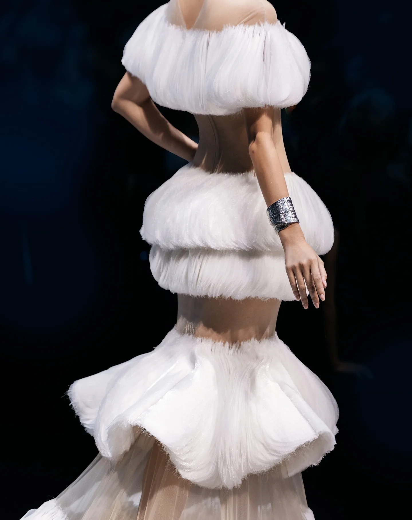 Vestido de baile com camadas brancas mágicas, vestido de baile de celebridades com camadas de tule transparente de alta costura, vestidos de festa de baile exclusivos