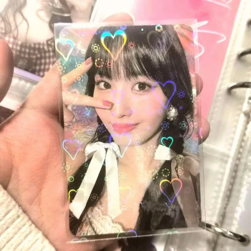 

50 шт./лот, матовые голографические лазерные протекторы для карт 65x90 мм в форме сердца, держатели для K-pop карточек, открыток, игровых карт, фотокарточек