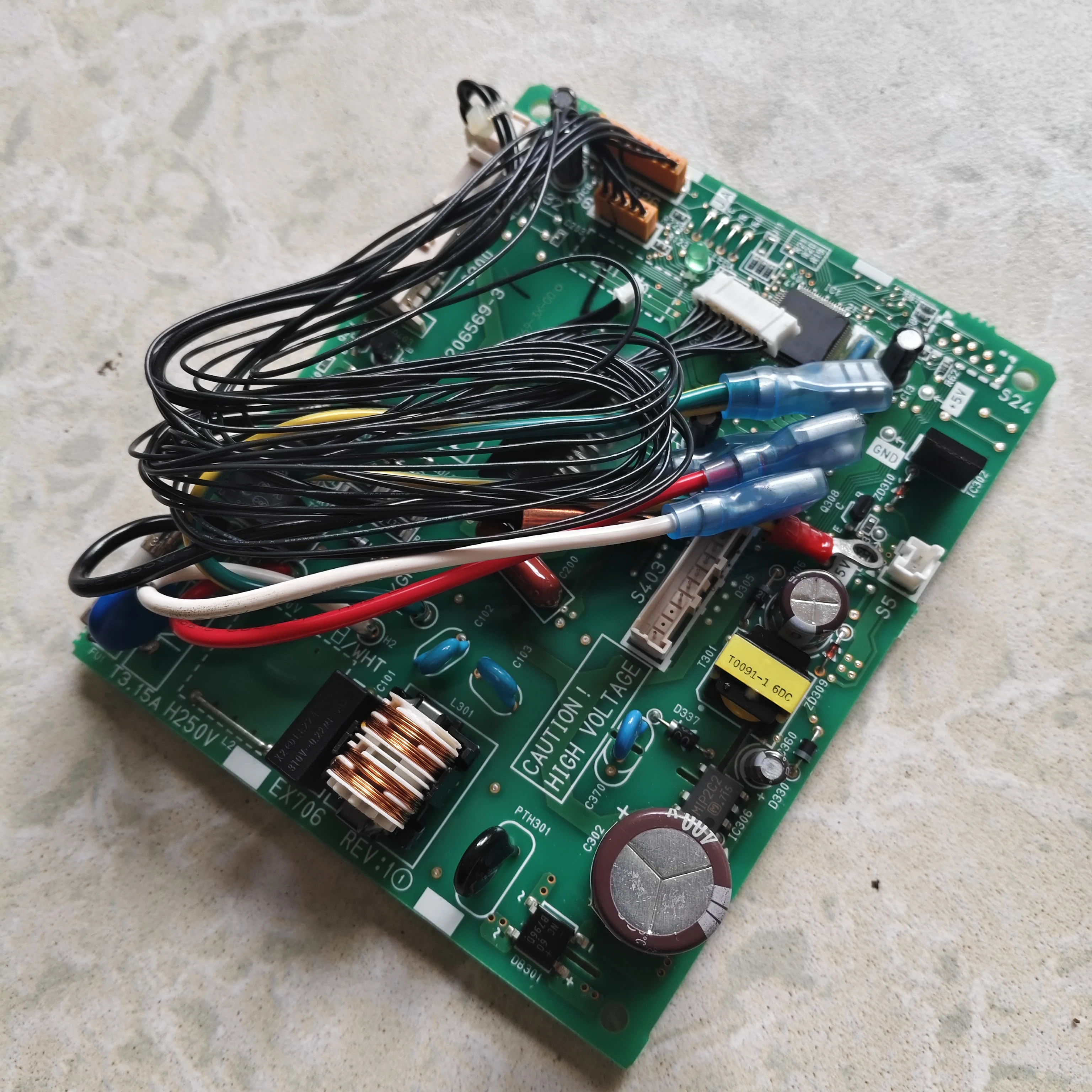 

Плата внутреннего блока кондиционера 2P206569-2-3, основная плата FTXP35HV2C, FTXB335KC/FTXH335LC