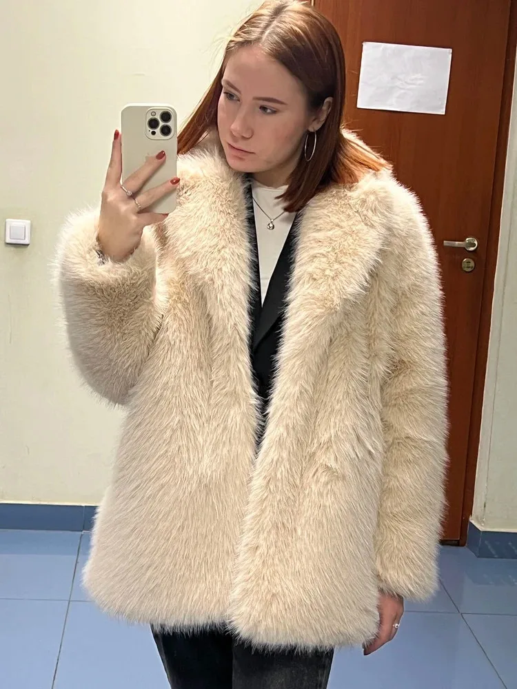 秋冬の売れ筋商品、厚手で暖かいフォックスファーコート、ベルト付き、ファッショナブルなプラッシュ婦人服