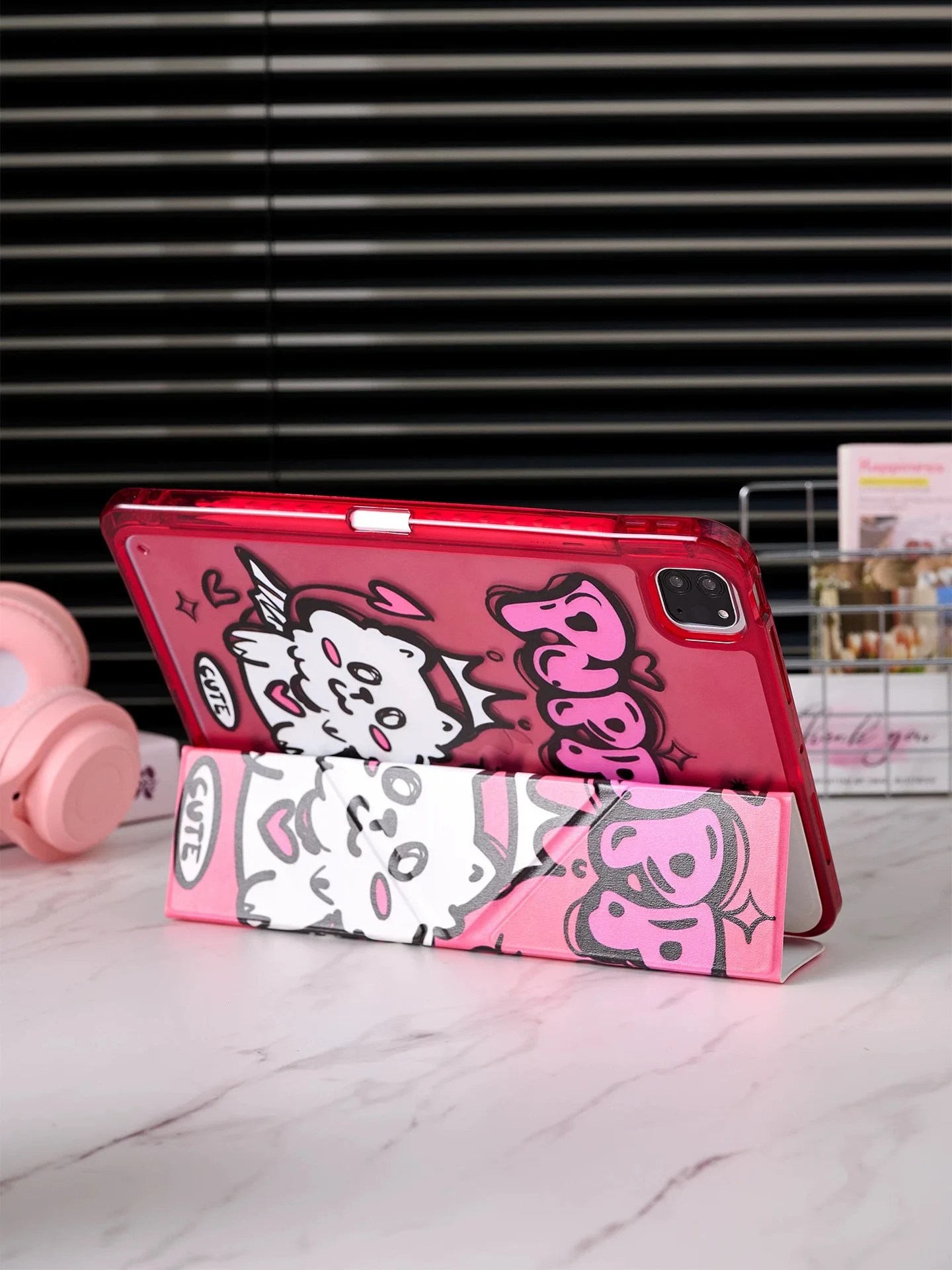 

Ghost White Cat iPad Case, suitable for iPad, made of acrylic material and shockproof.