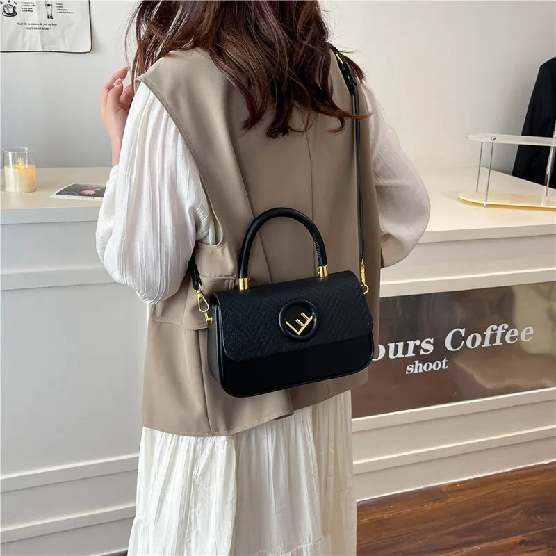 

Модная женская сумка через плечо из искусственной кожи, классический цвет с металлической отделкой, регулируемый ремешок, прочный для работы, вечеринки, на каждый день