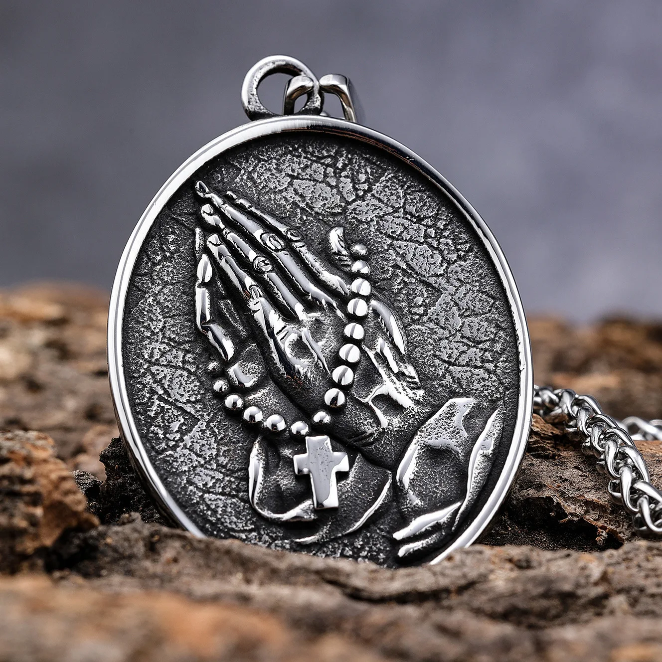 

Retro Personality Prayer Hand Holy Hand Cross Stainless Steel Pendant Fashion Accessories
