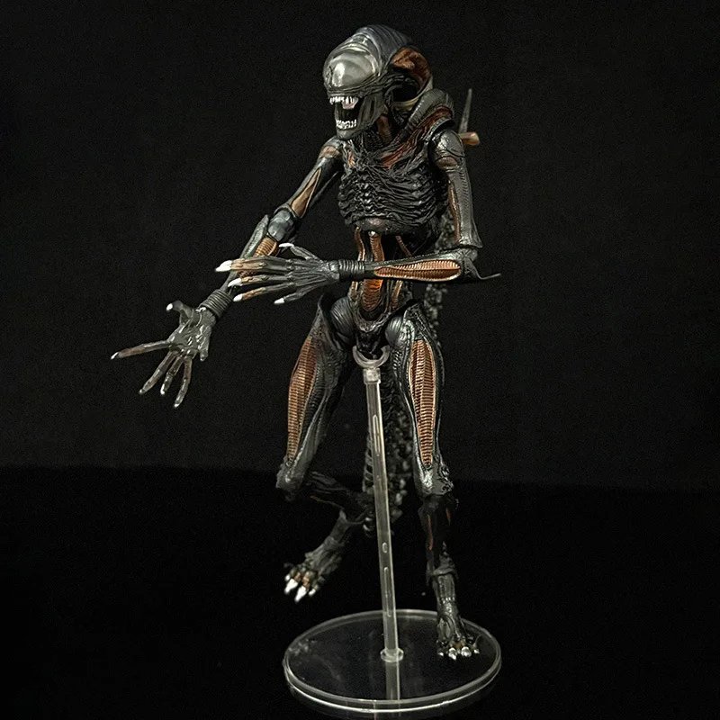 

Коллекционная фигурка NECA Alien Romulus Ultimate Scorched Xenomorph, 7 дюймов, подвижная, для фанатов фильмов, в наличии