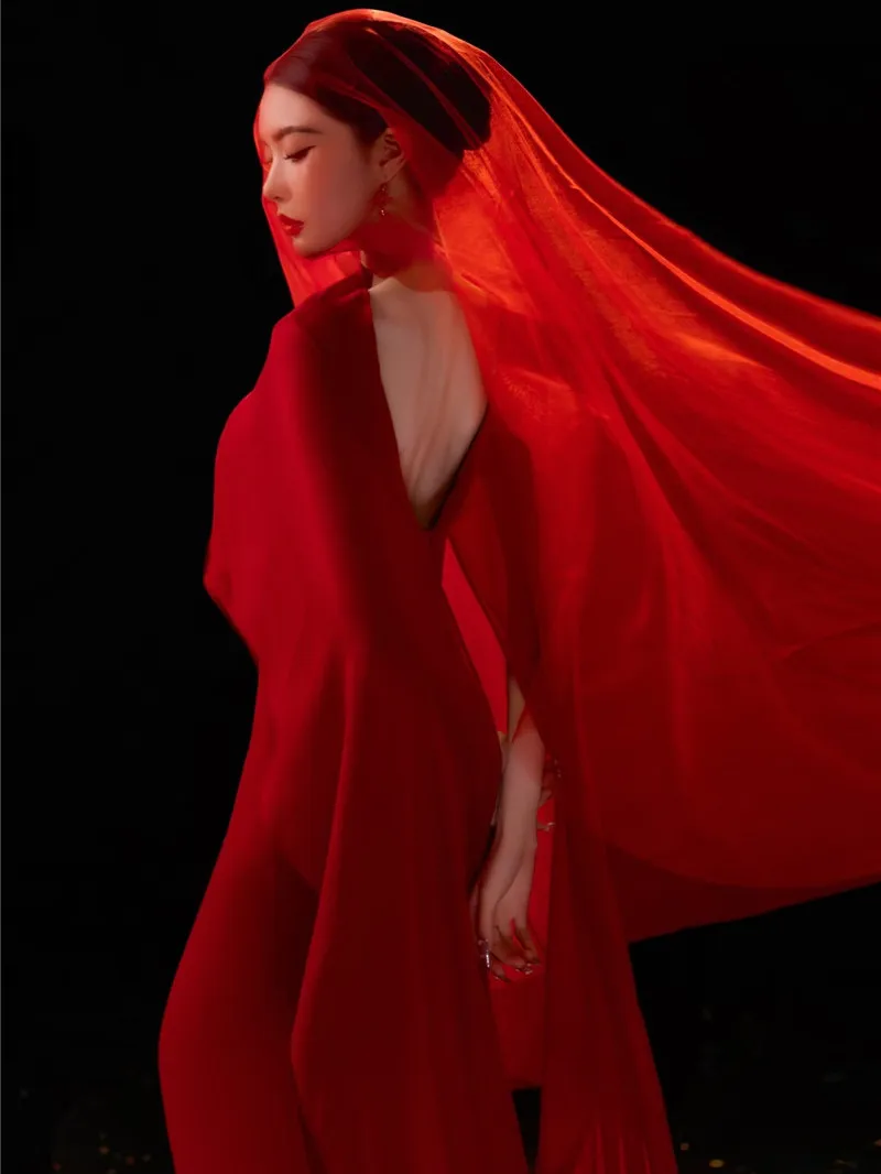 

Красный художественный костюм для фотосессии в новогодней тематике: карп кои, китайский национальный стиль, художественный портрет, ткань из полиэстера