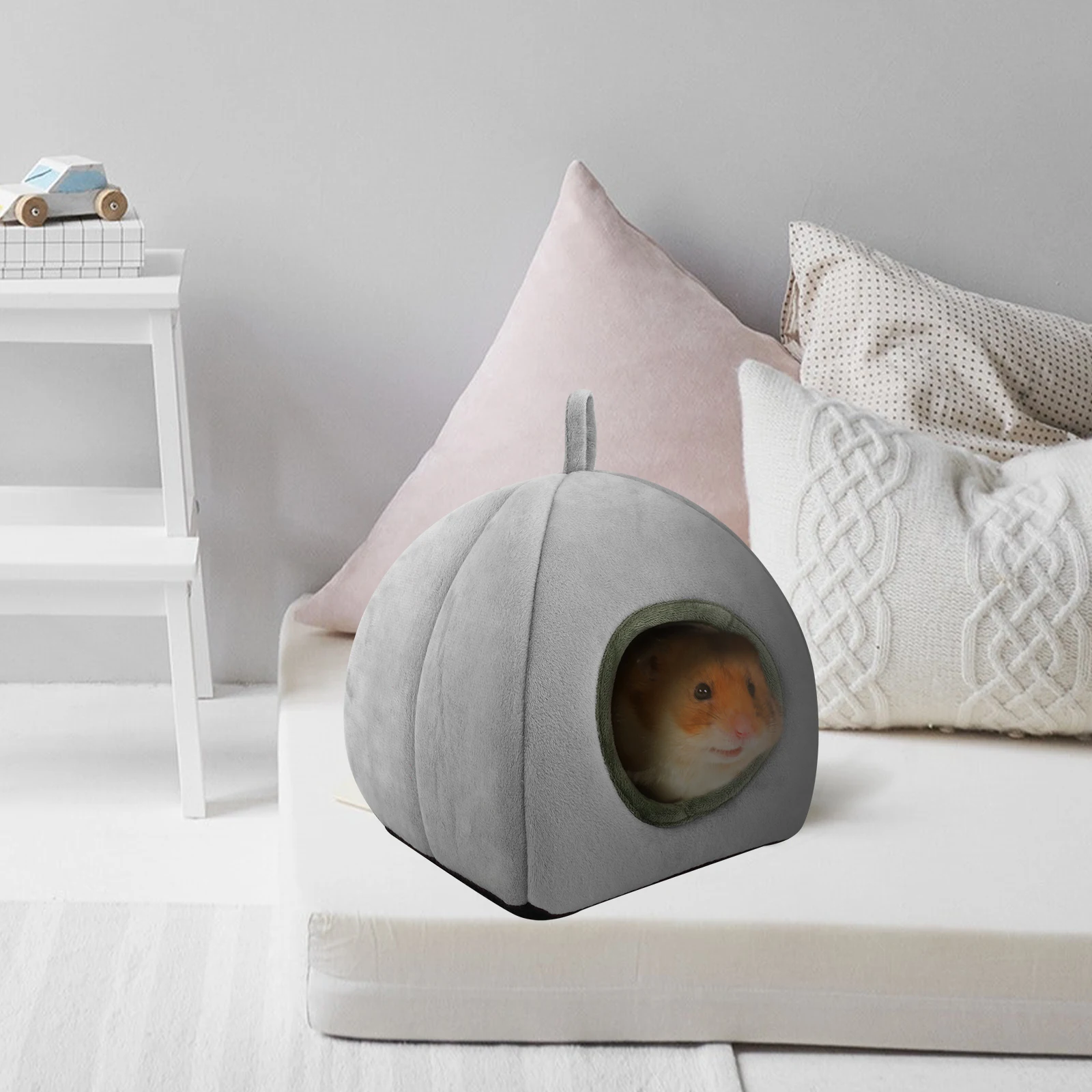 

Hamsters Sleep in Winter Warm Pet Nest Sleeping Tent Cozy Bed Short House Small Hideout