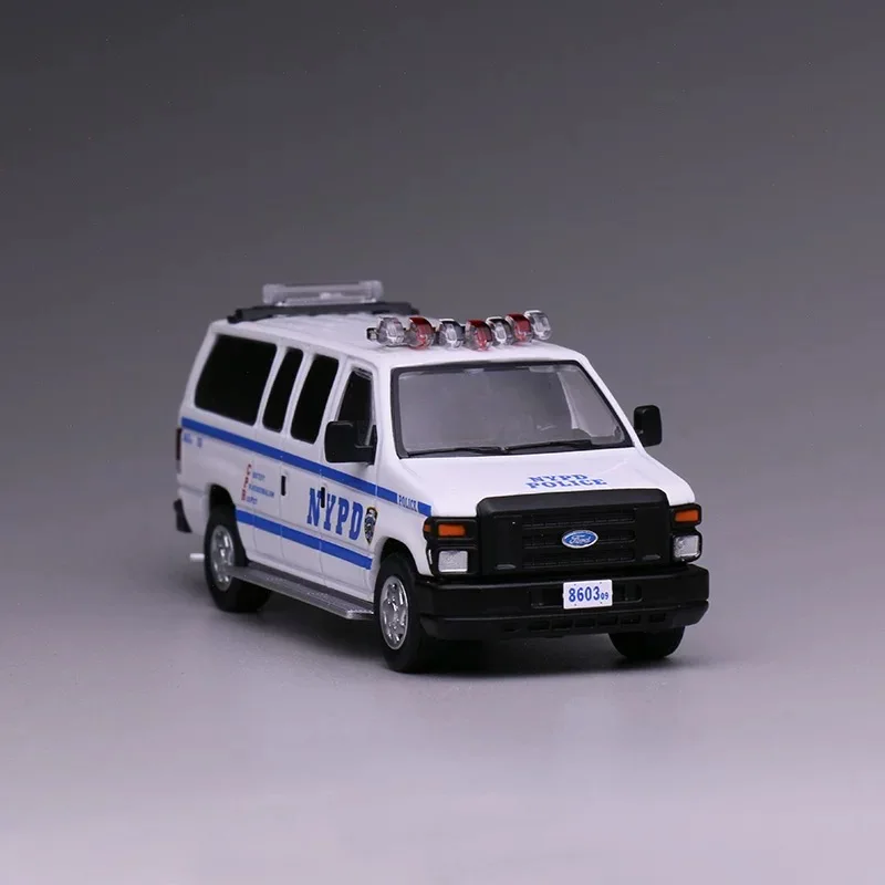 

596 1/64 e350 black NYPD New York painted alloy car model