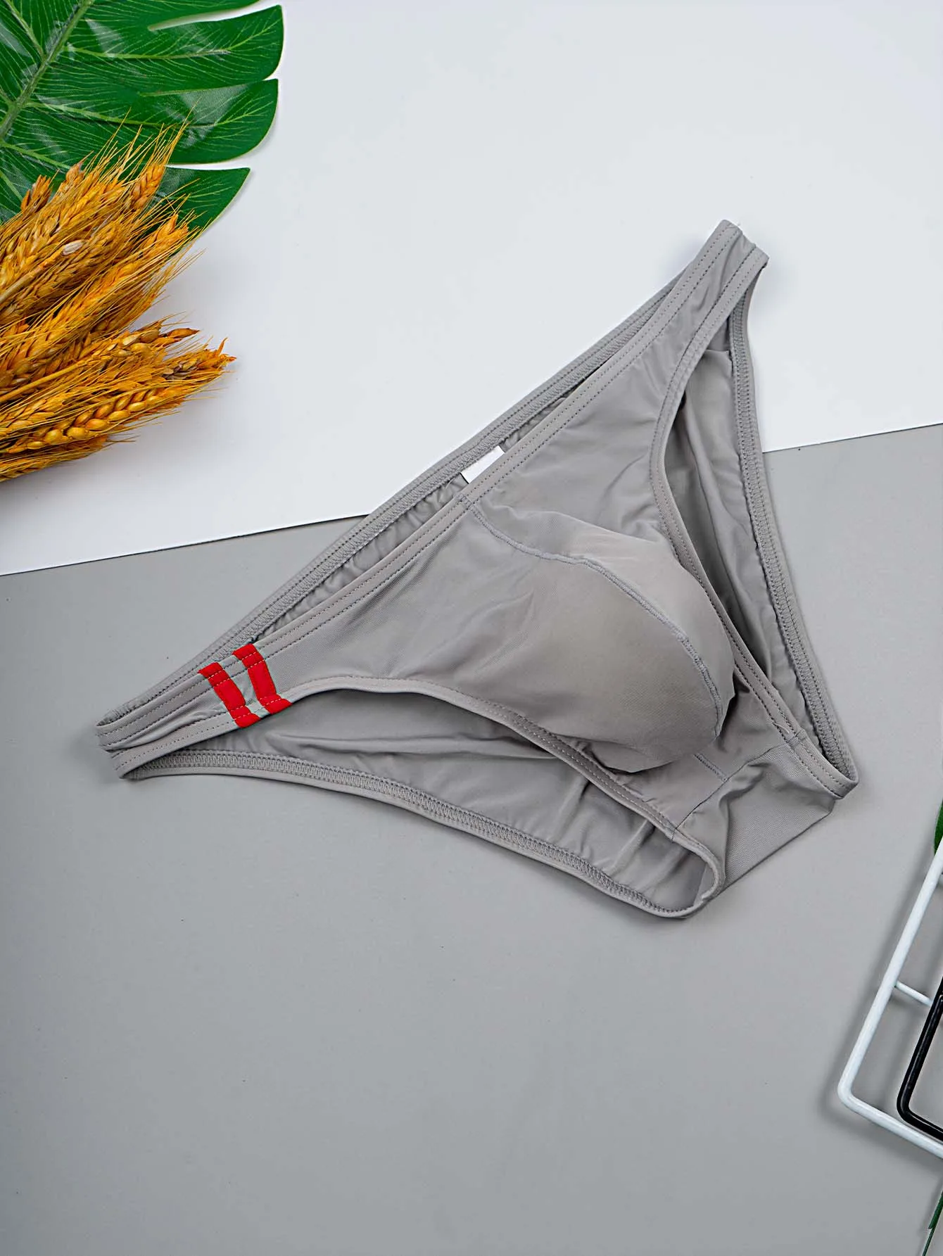 5er-Pack, verschiedene Farben, schnelltrocknende Herren-Slips, Herren-Slips in verschiedenen Farben, hochelastisch, atmungsaktiv und bequem, Herren-Sommer-Slips, weiche Herren-Slips, Herren-Slips mit U-förmigem Schnitt, die eng am Körper anliegen. – Detail 10
