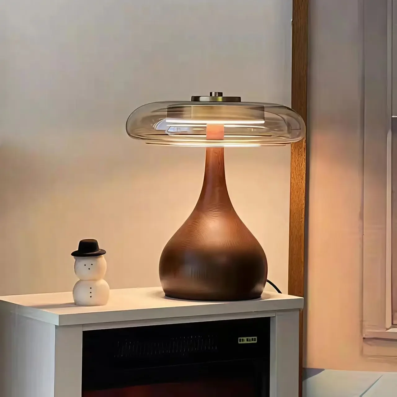 Nordic best-selling retro LED floor lamp, living room bedroom lighting fixture, transparent glass atmosphere design, a lamp