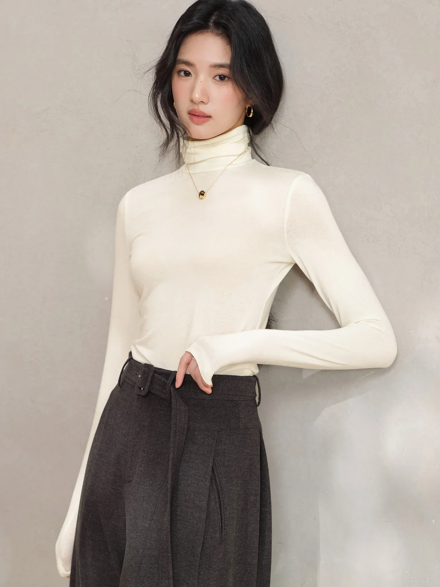 Top sottile a maniche lunghe con collo drappeggiato T-shirt da donna con strato base morbido ed elasticizzato Canottiera invernale aderente ed elegante con comoda e leggera