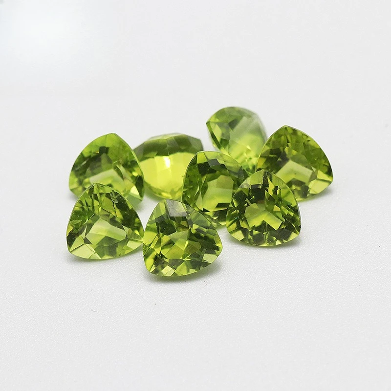 Natural Peridot Fat Triangular Ring Surface Loose Stone, Clean Crystal, Ring Necklace Jewelry Inlaid with Stone