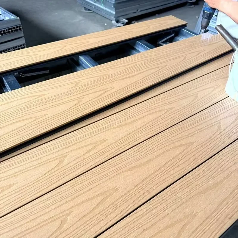 Adjustable Height Balanced Deck Flooring System 30Years Outdoor Weather Resistance for Backyards Parks Gardens Villas Second