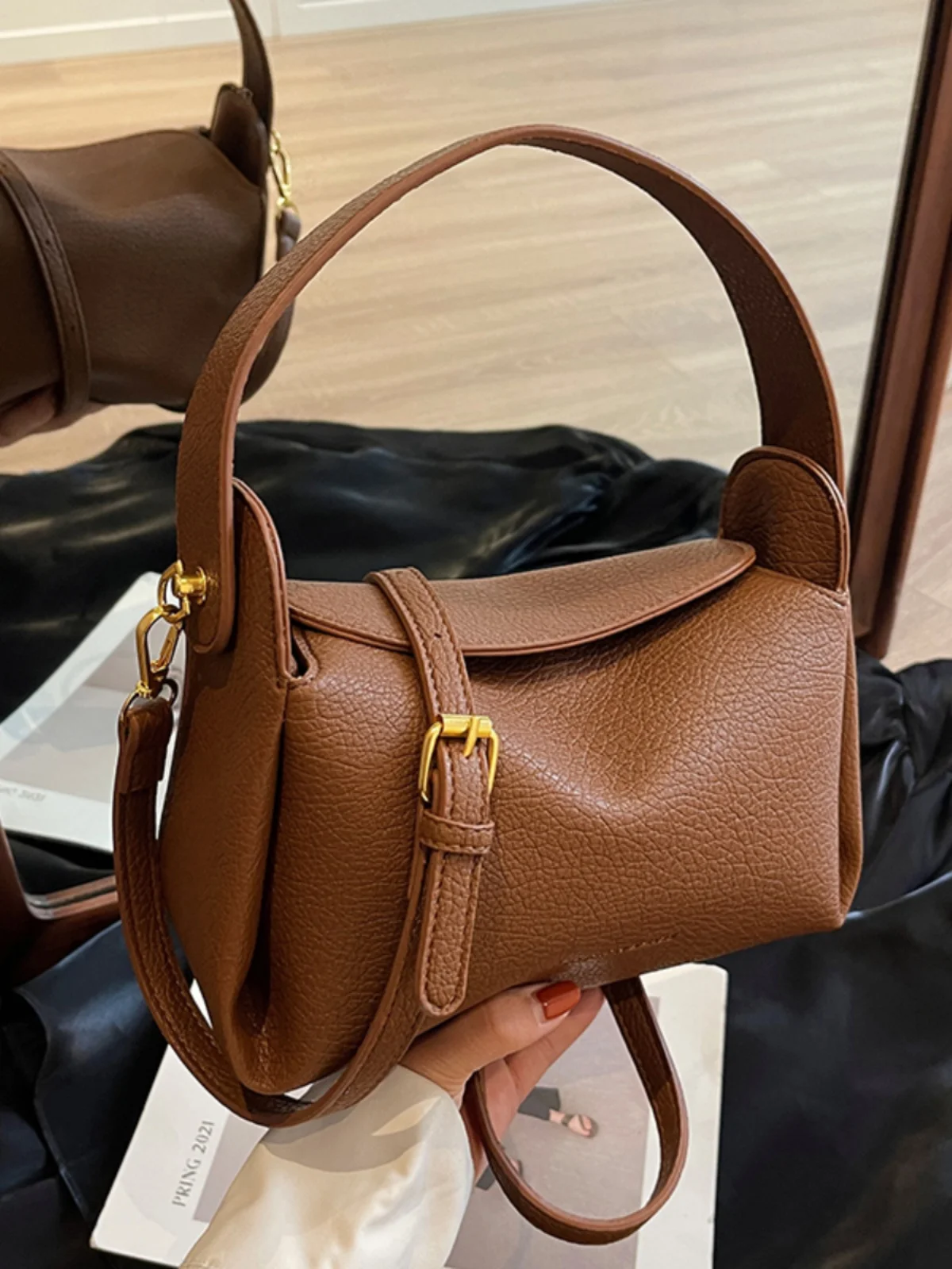 Fashion Niche Design Bags 2023 New Women\'s Bags Popular Crossbody Bags Shoulder Underarm Bags