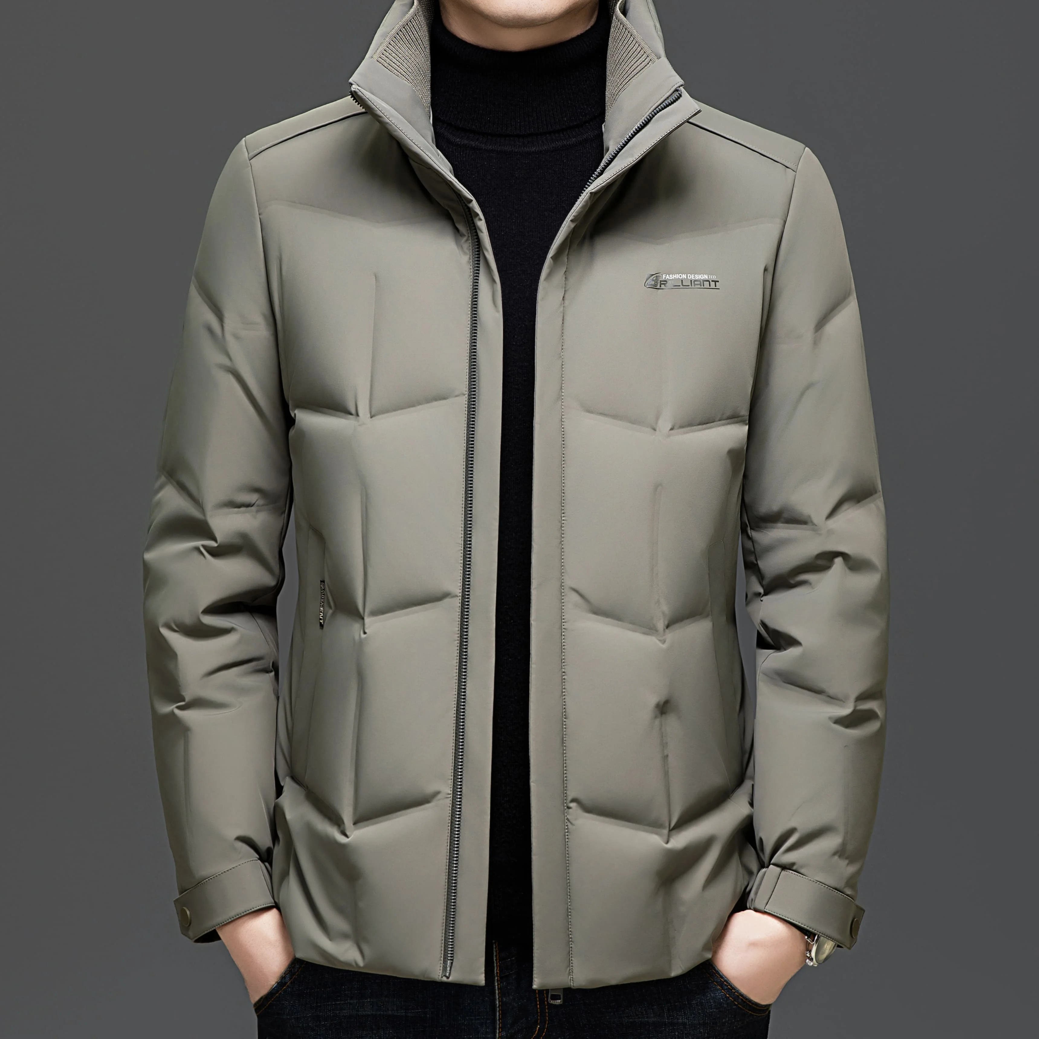 

Зимний мужской модный утолщенный теплый пуховик, ветрозащитный, удобный и теплый, устойчивый к холоду на открытом воздухе.