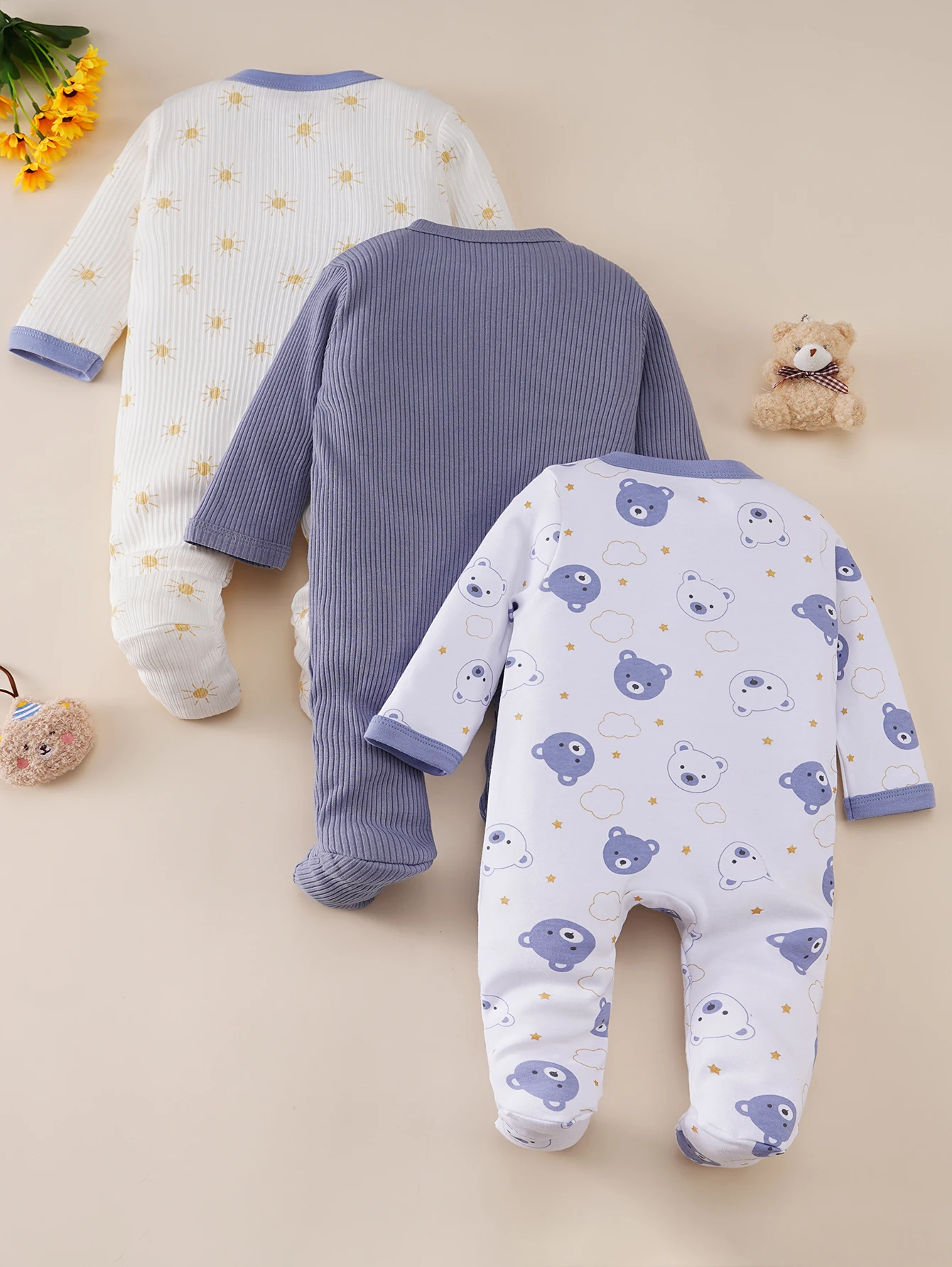 3-piece set of long-sleeved rompers for baby boys, with cartoon print patterns, comfortable and soft, suitable for spring and autumn, for newborn boys aged 0-9 months. Weight: 275g, 269g. Suitable for outdoor wear