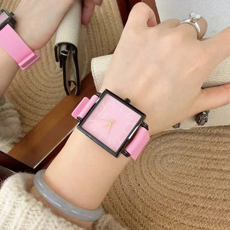 2026 New Square Classic Simple Square Plate Leather Couple Fashion Watch Men's and Women's Quartz Watch Birthday Gift