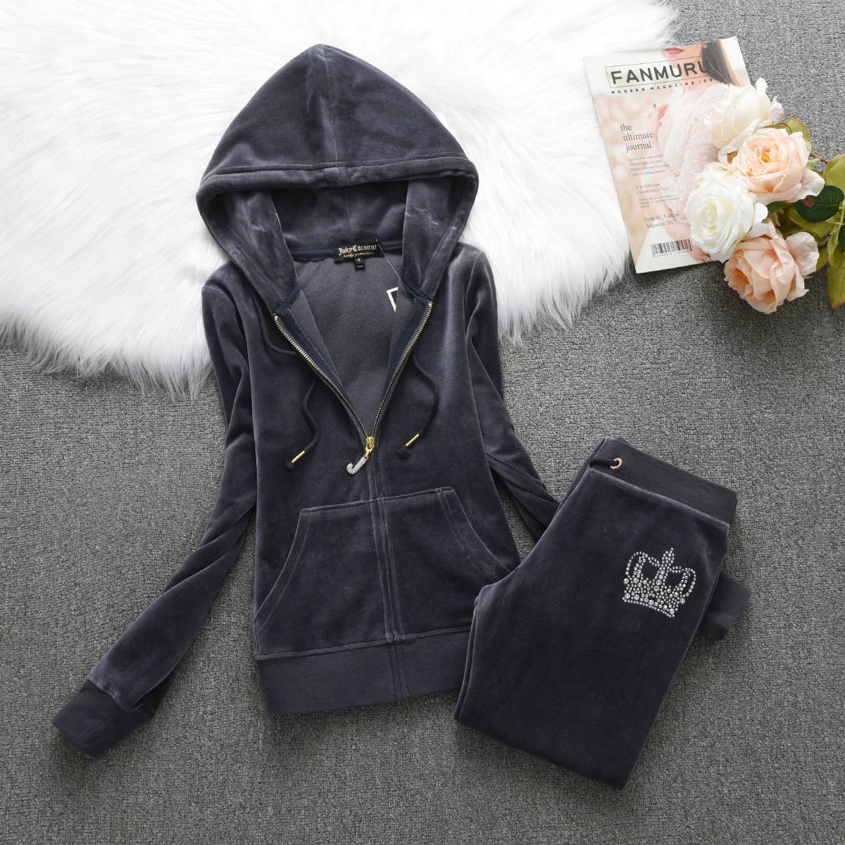 676 Velvet Women's Two Piece Y2K Diamond Hoodie Pants Sports Set Suitable for Sports