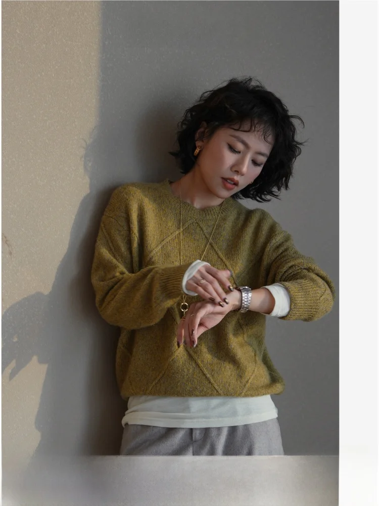 

Ультратонкий свитер с узором под кашемир и бриллиантами, осенняя коллекция 2025, модный женский вязаный шерстяной топ в гонконгском стиле