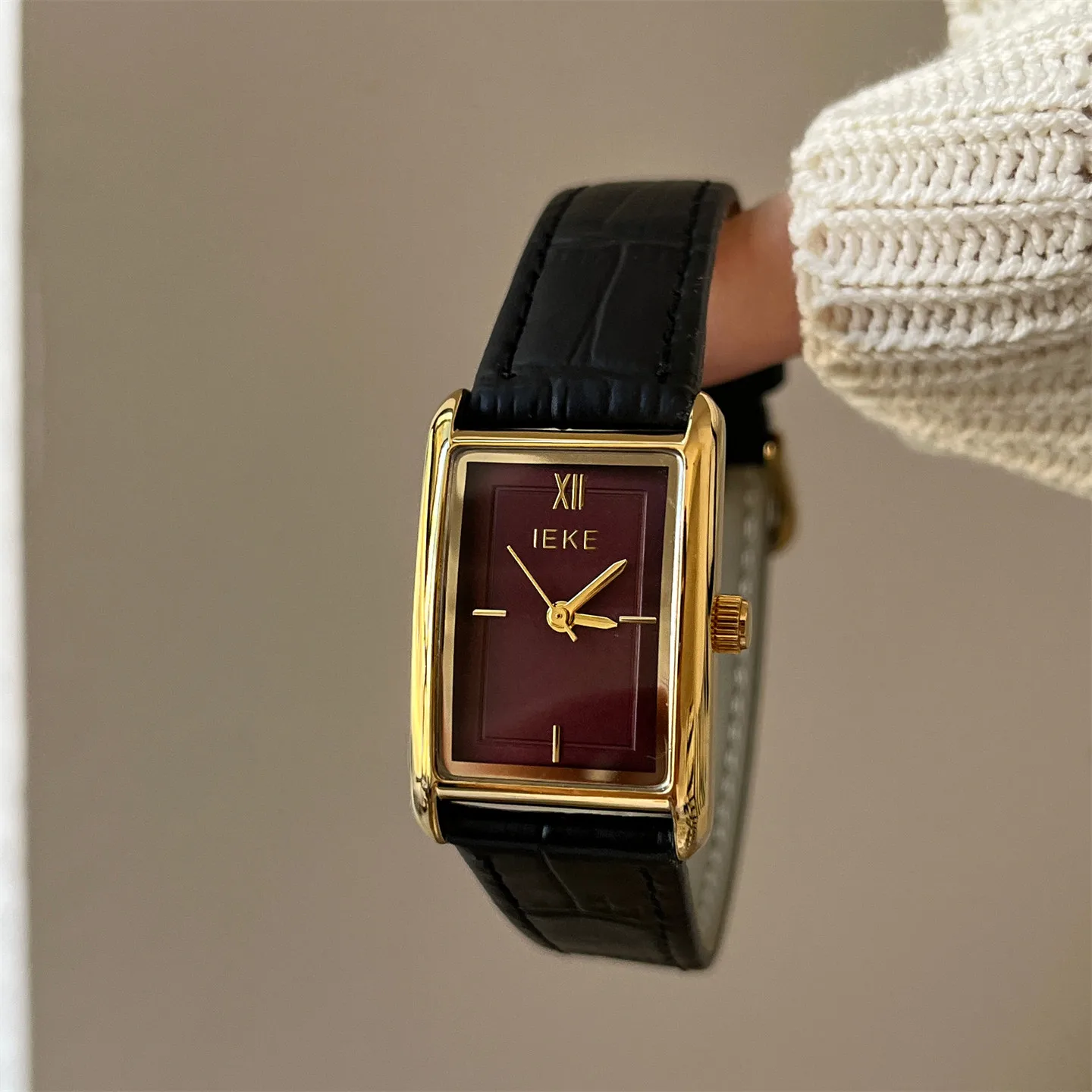 2026 Casual Simple Personalized Design Watch Women's Literary Temperament College Style Quartz Watch Birthday Gift