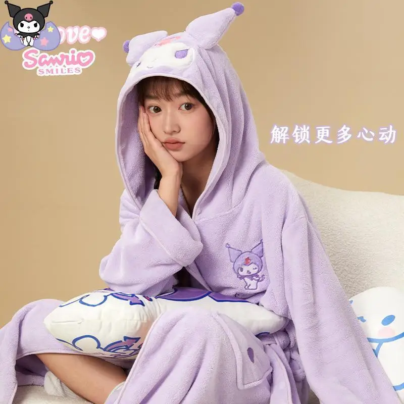 

Детский халат Kuromi с героями мультфильмов Sanrio, новый аниме Cinnamoroll, коралловый бархат, мягкая впитывающая быстросохнущая длинная ночная рубашка с капюшоном для подростков