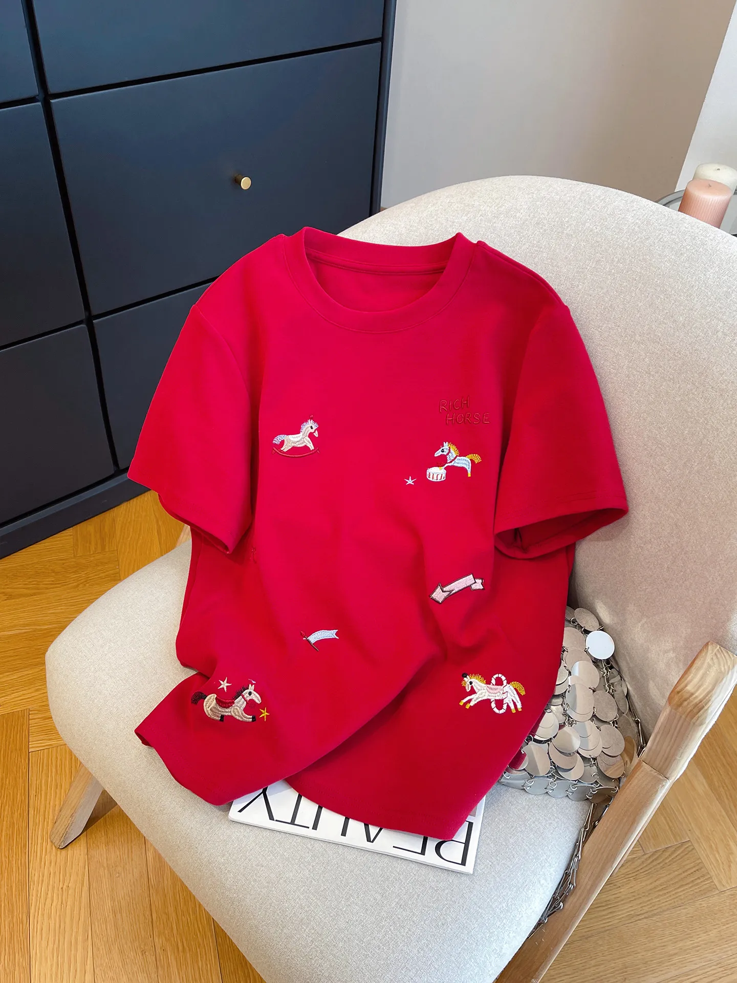 

Red Embroidered ort Sve T-irt Women's Large Size 300 Pou Chinese Zodiac Year Inner Wear Base irt Spring Season