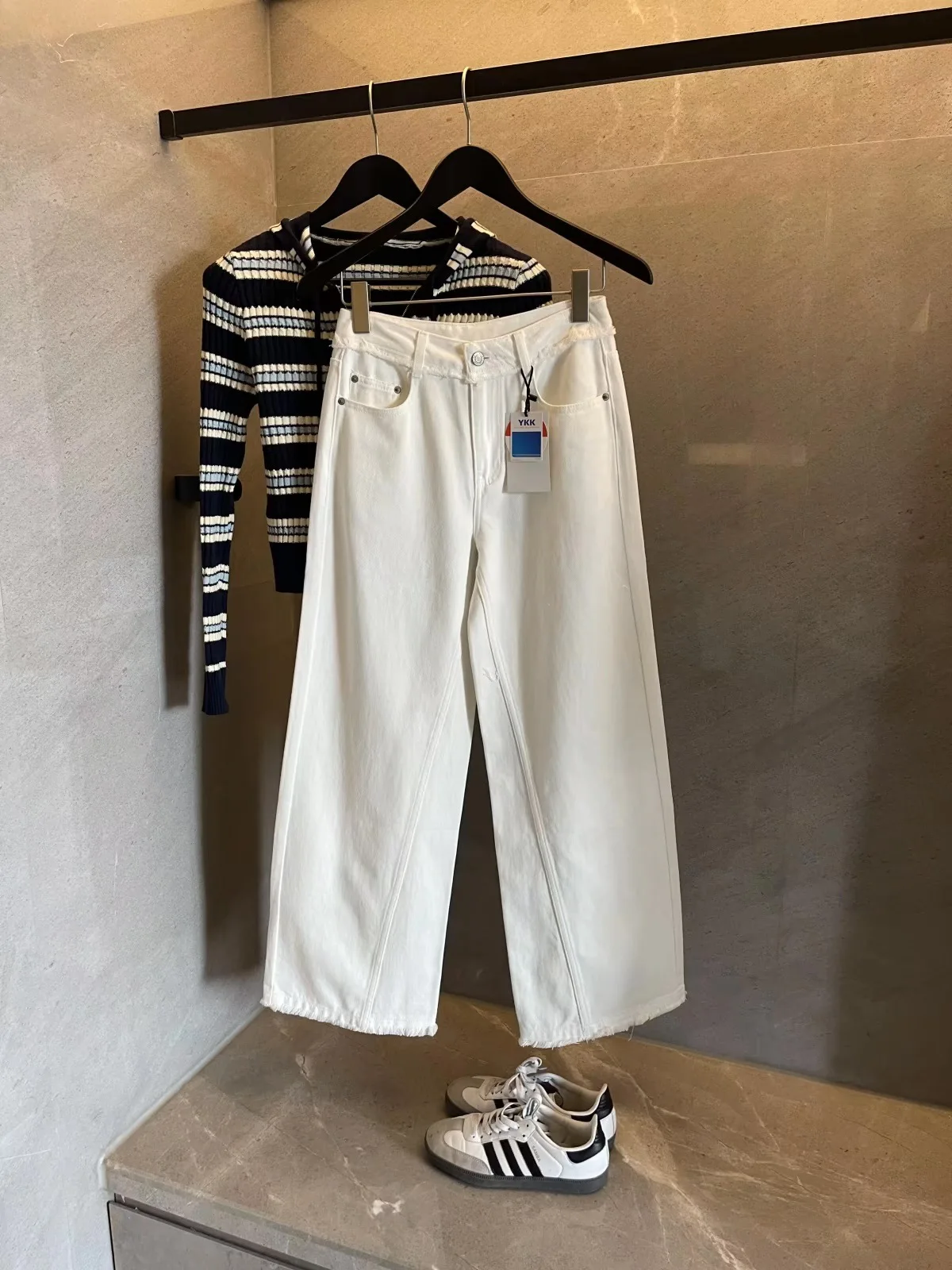 Spring 2026 New Style White Cotton Denim Pants High Waist Straight Leg Jeans Frayed Hem Women's Premium Quality Ladies Jeans