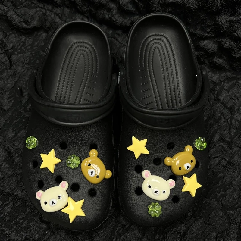 MINISO القابلة للإزالة Rilakkuma الدب سلسلة الأحذية السحر ل قباقيب حسن الحظ البرسيم لتقوم بها بنفسك دائم ABS المواد هدايا حفلة عيد الميلاد